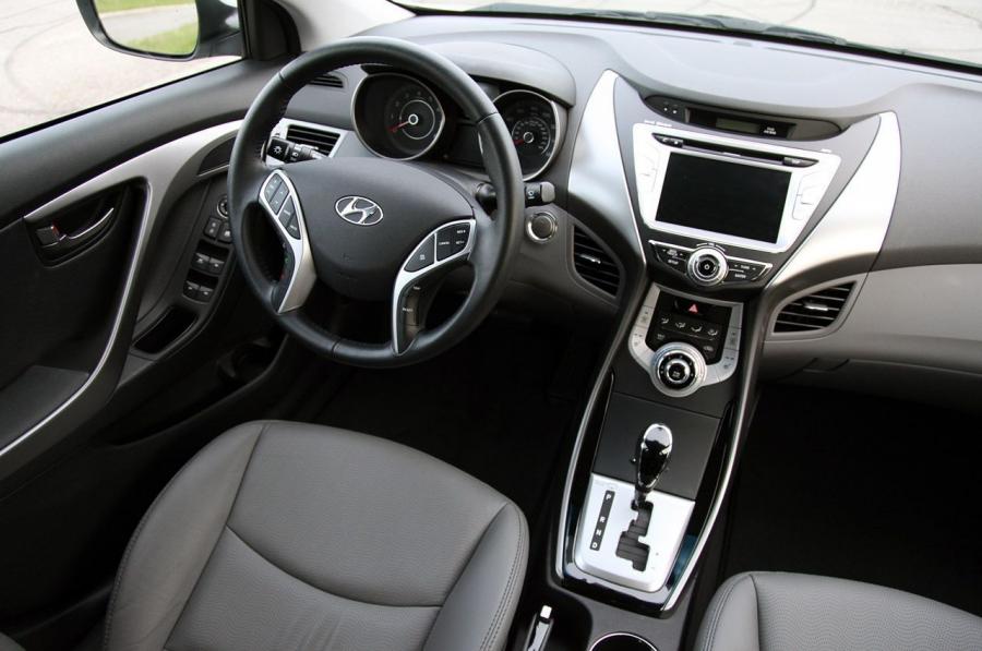  Hyundai Elantra Limited 2011 года  (фото 29 из 45)